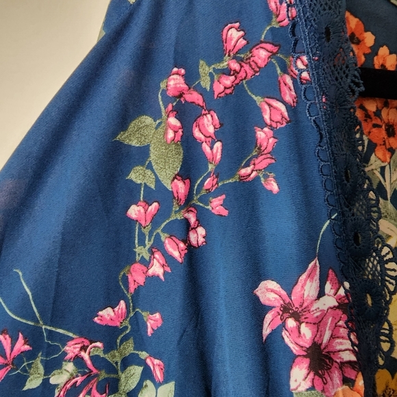 LIFE bathing suit coverall. Size 2X ladies floral open shawl. - Picture 6 of 6